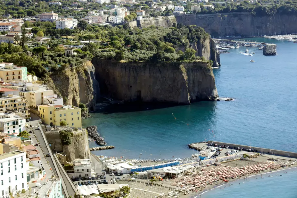 Naples Yacht — Guide gallery — image 3 of 3