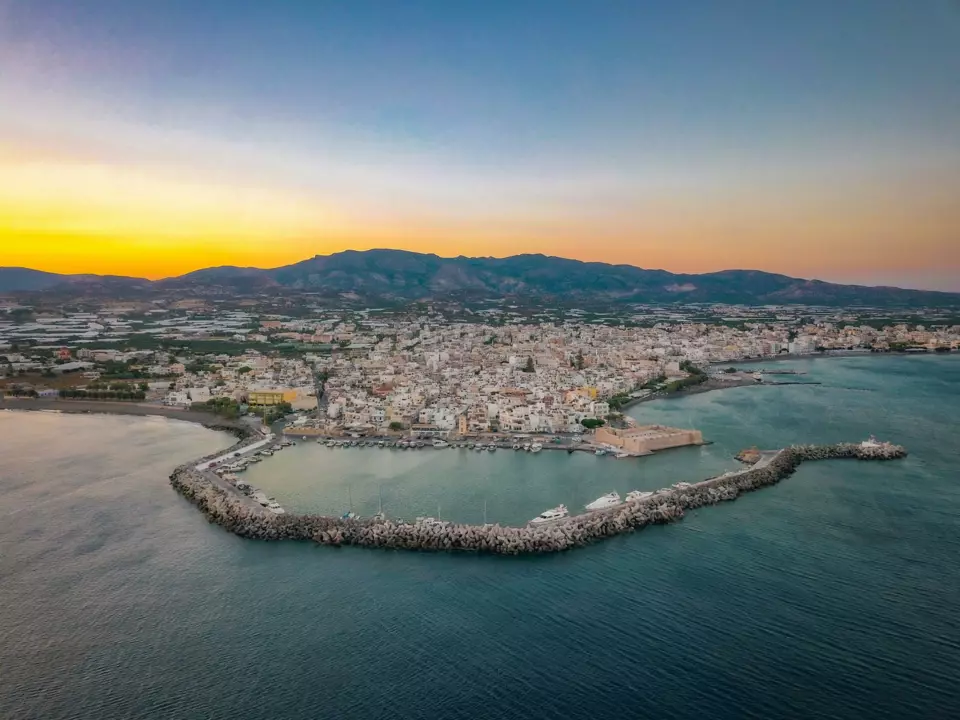 Crete Yacht — Guide gallery — image 1 of 3