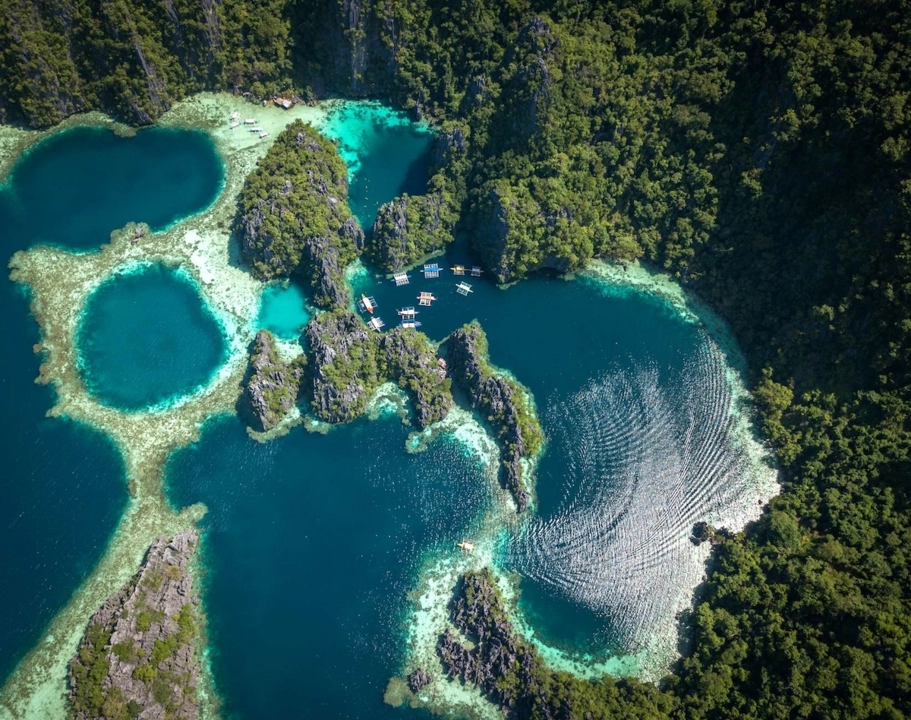 Coron Yacht — Guide gallery — image 2 of 3