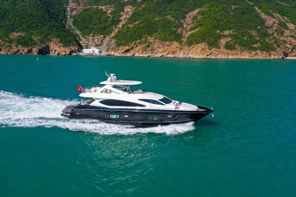 2016 Sunseeker 86 Yacht, photo 7