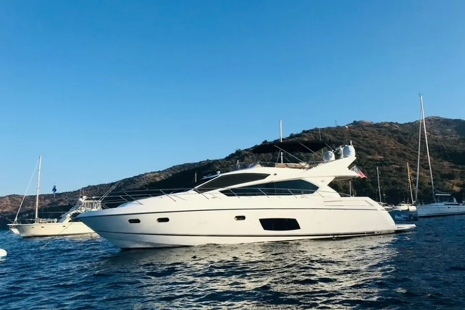 Moonlight Drive, 2015 Sunseeker Manhattan 63, photo 4