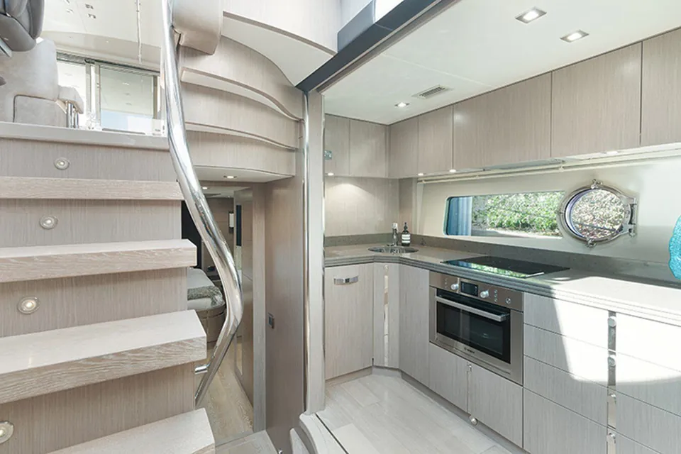 Long Way Round, 2015 Sunseeker 68 Sport Yacht, photo 7