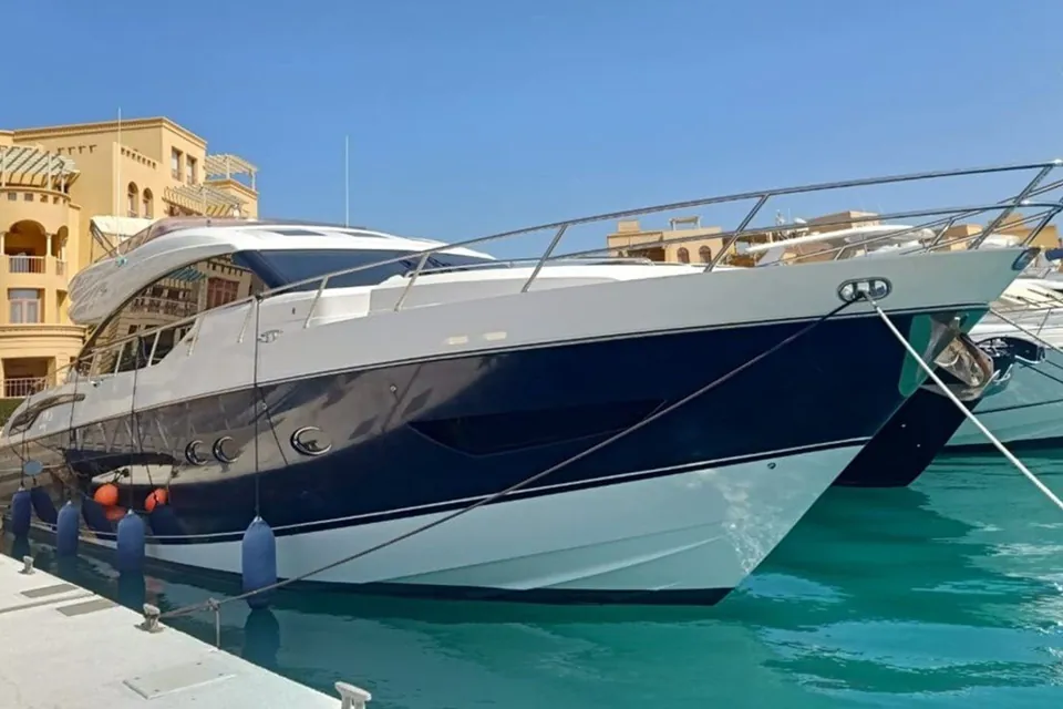 Navy, 2015 Princess S72, photo 2