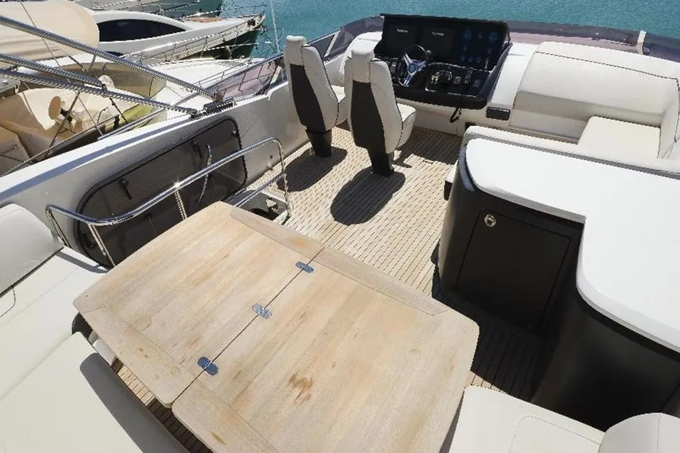 Navy, 2015 Princess S72, photo 8