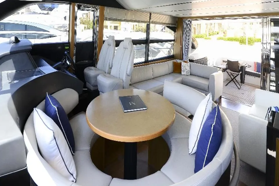 Navy, 2015 Princess S72, photo 10