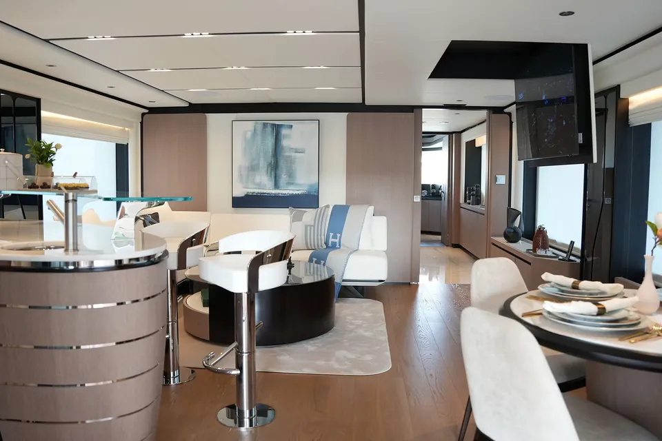 Geulunel, 2025 Majesty Yachts Majesty 120, photo 11