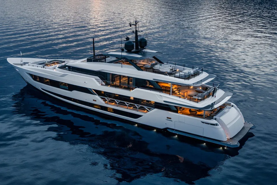 Miotu, 2022 Custom Line 140, photo 5