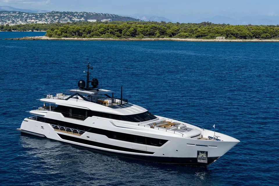 Miotu, 2022 Custom Line 140, photo 6