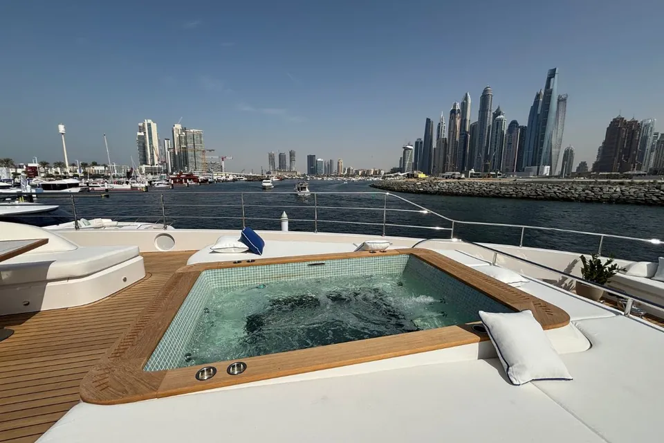 2025 Majesty Yachts 112 Terrace, photo 6