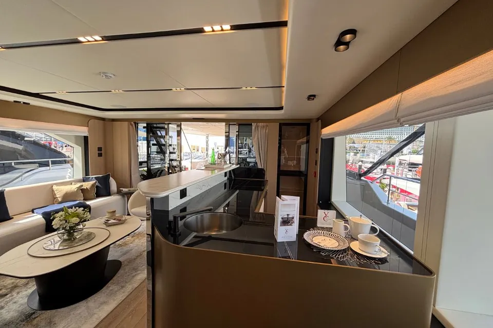 2025 Majesty Yachts 112 Terrace, photo 7