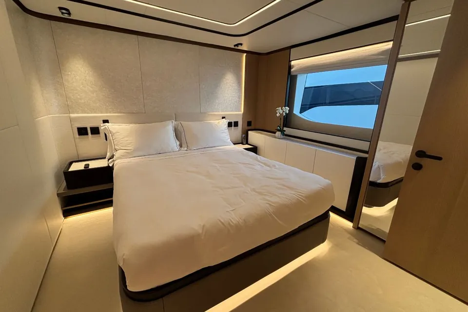 2025 Majesty Yachts 112 Terrace, photo 9