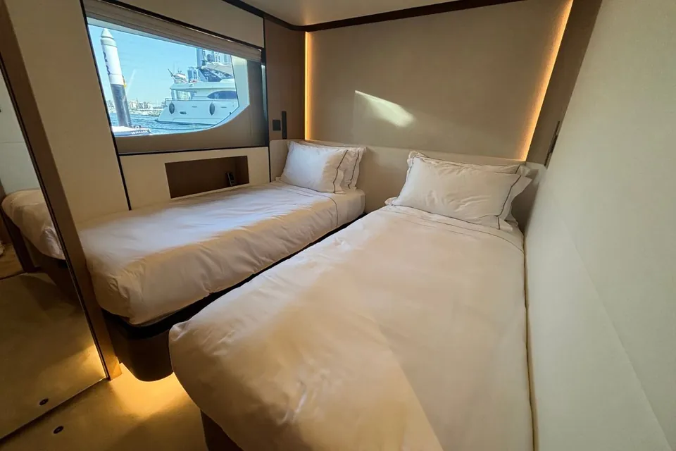2025 Majesty Yachts 112 Terrace, photo 10