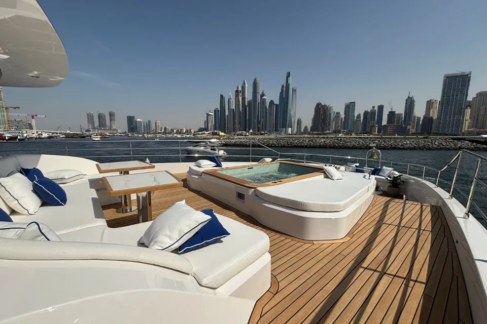 2025 Majesty Yachts 112 Terrace, photo 5