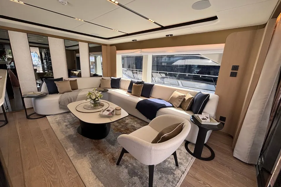 2025 Majesty Yachts 112 Terrace, photo 14
