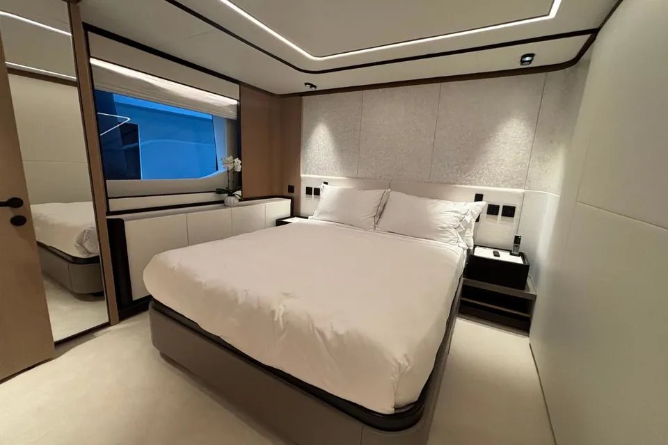 2025 Majesty Yachts 112 Terrace, photo 26