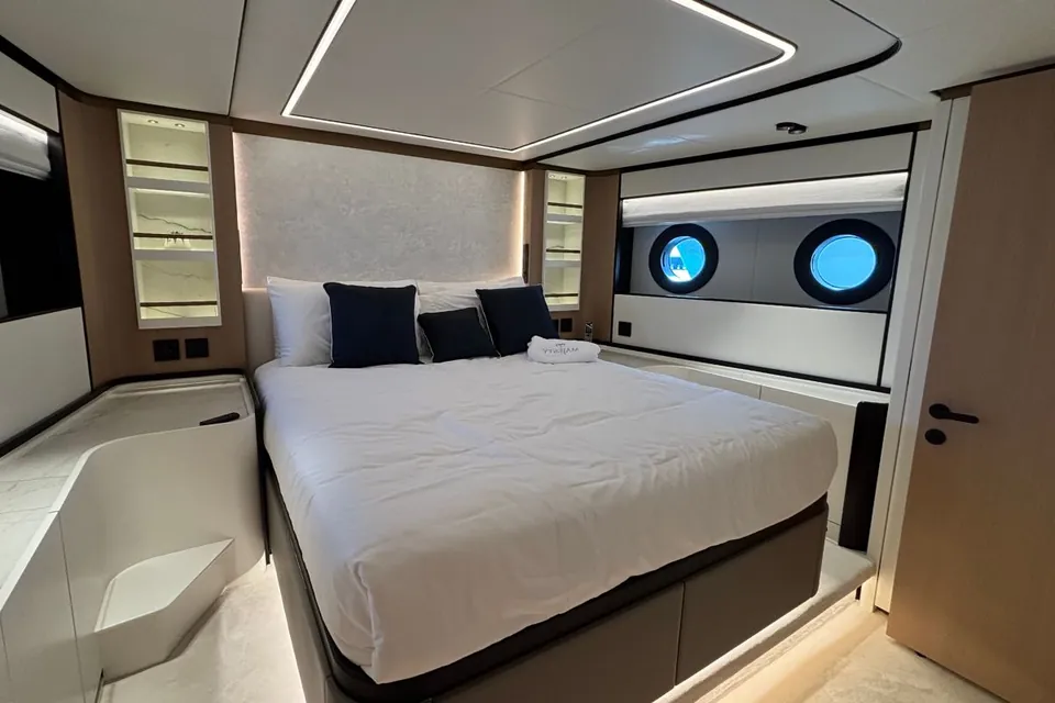 2025 Majesty Yachts 112 Terrace, photo 27