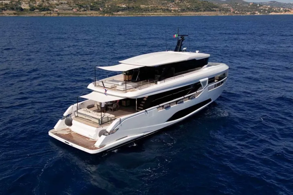 Adrenalina, 2025 Ferretti Infynito 90, photo 1