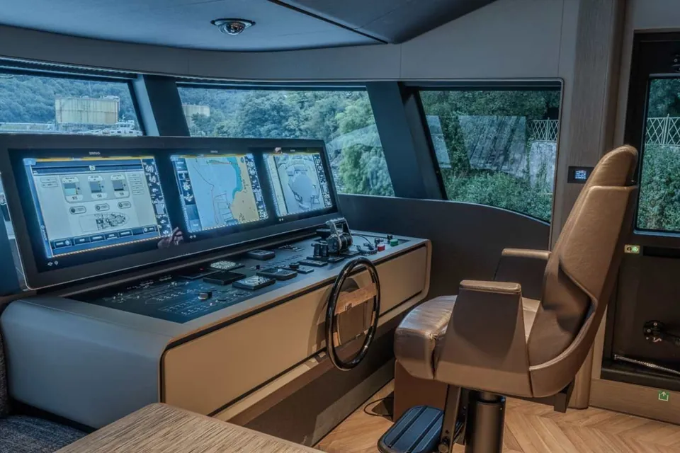 Adrenalina, 2025 Ferretti Infynito 90, photo 17