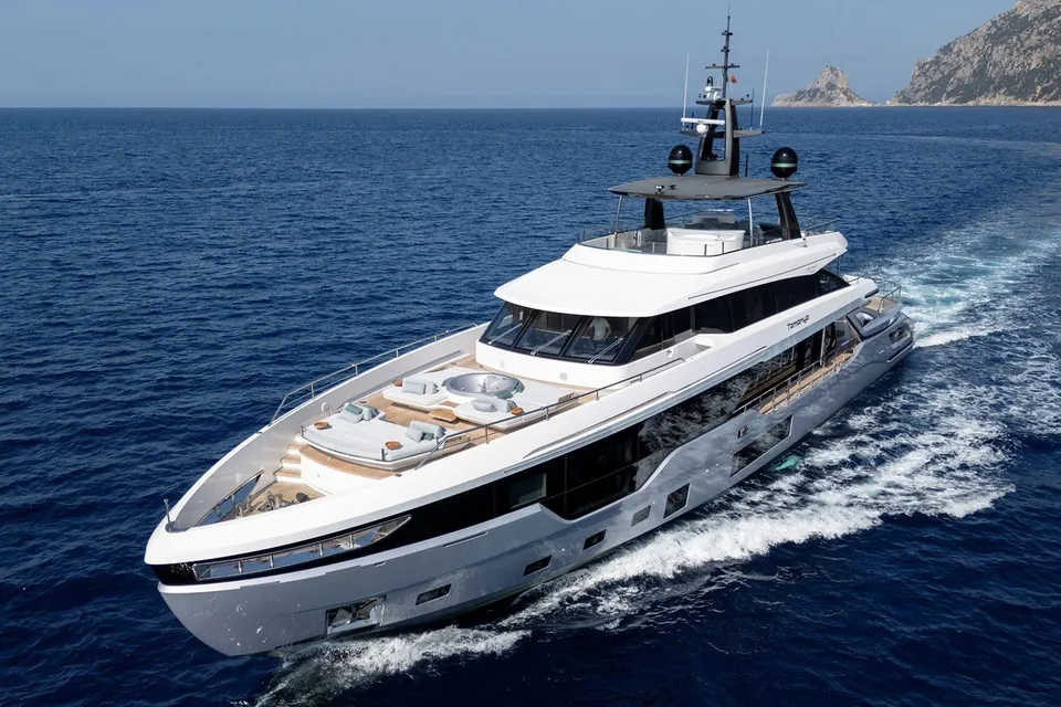 Tamanya, 2023 Azimut Grande Trideck, photo 2