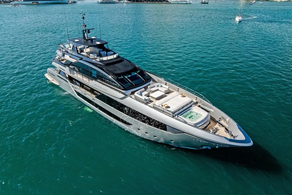Tenacious, 2025 Riva 130' Bellissima, photo 3