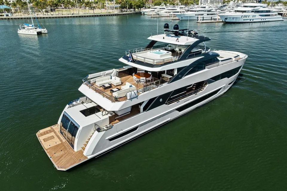 Serenity Now, 2024 Ocean Alexander 35R, photo 3