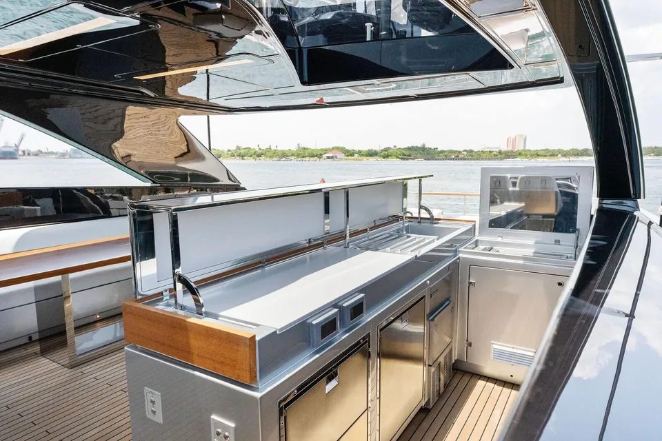 Chop Chop, 2023 Riva 110' Dolcevita, photo 10