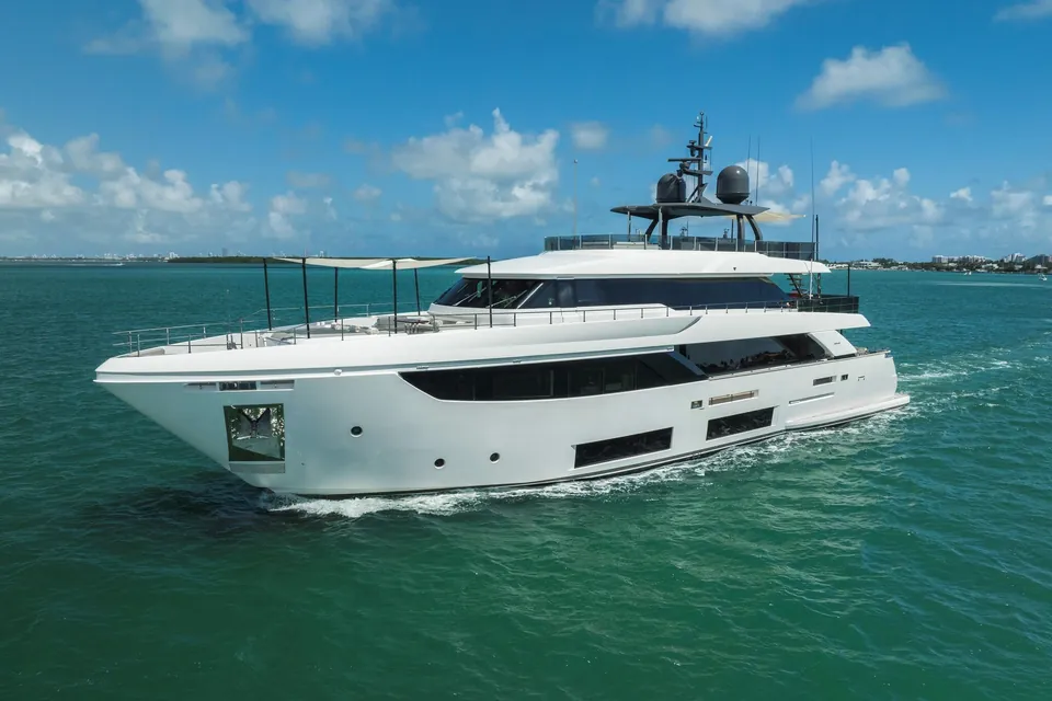 Lumpasaurus, 2023 Custom Line Navetta 33, photo 1