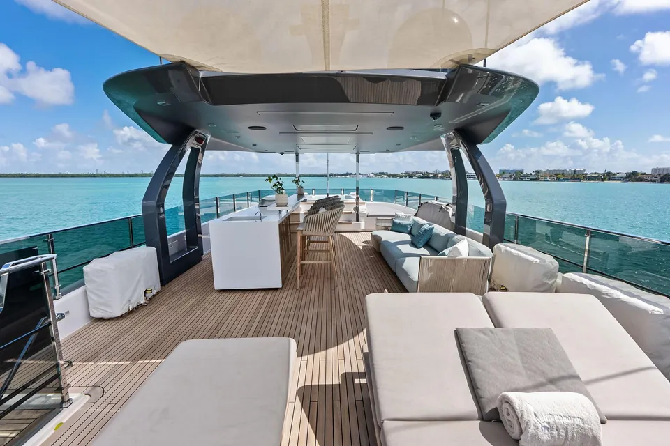 Lumpasaurus, 2023 Custom Line Navetta 33, photo 2