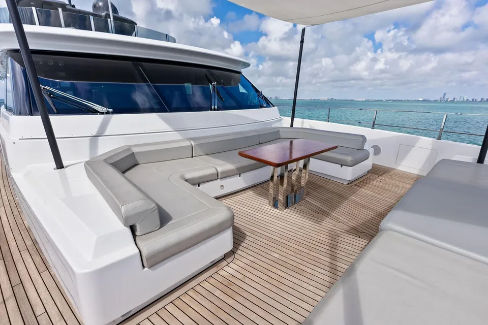 Lumpasaurus, 2023 Custom Line Navetta 33, photo 15