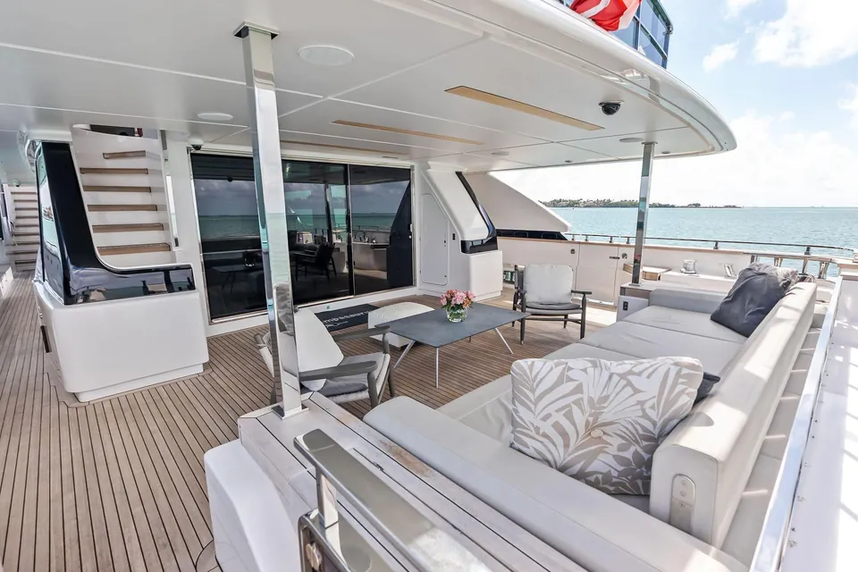 Lumpasaurus, 2023 Custom Line Navetta 33, photo 17
