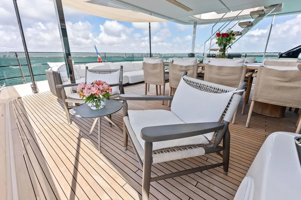 Lumpasaurus, 2023 Custom Line Navetta 33, photo 21