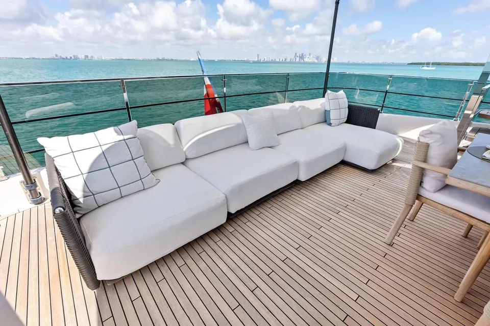 Lumpasaurus, 2023 Custom Line Navetta 33, photo 24