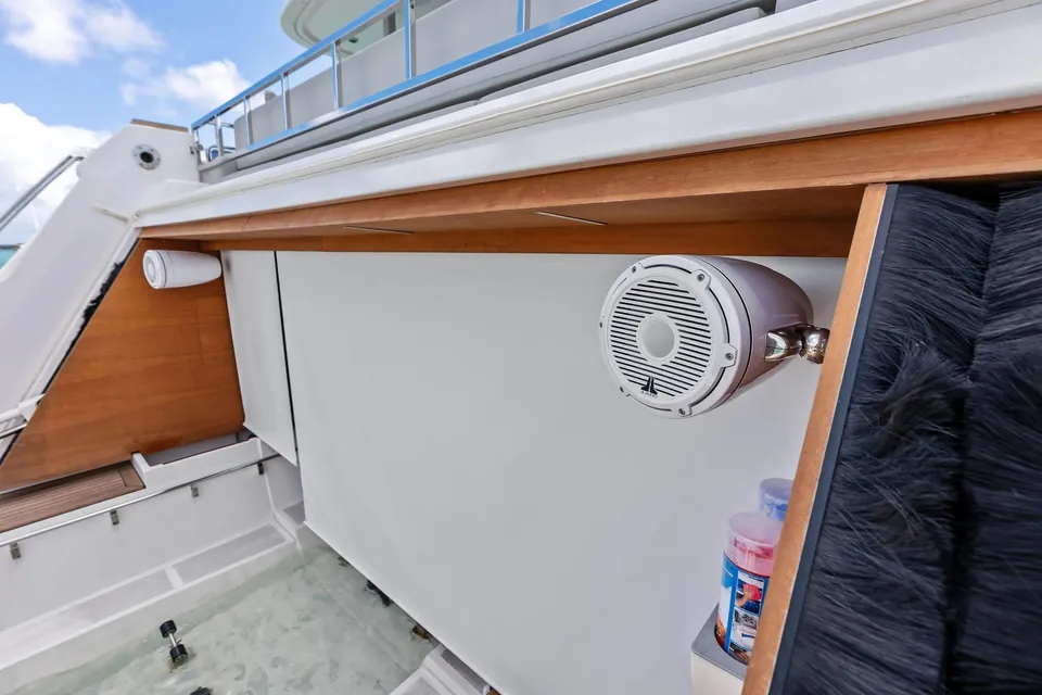 Lumpasaurus, 2023 Custom Line Navetta 33, photo 31