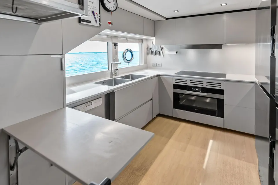 Lumpasaurus, 2023 Custom Line Navetta 33, photo 46