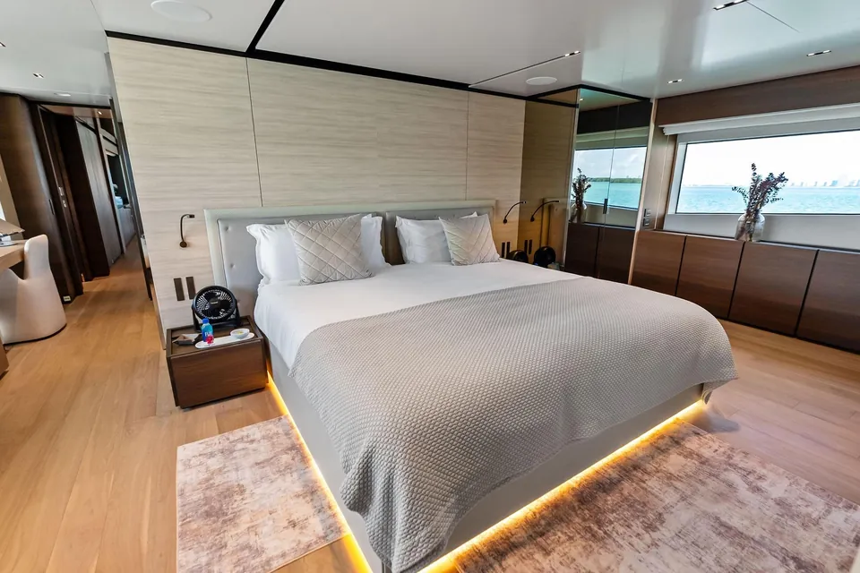 Lumpasaurus, 2023 Custom Line Navetta 33, photo 54
