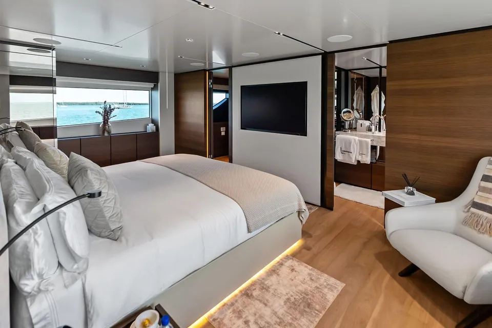 Lumpasaurus, 2023 Custom Line Navetta 33, photo 56