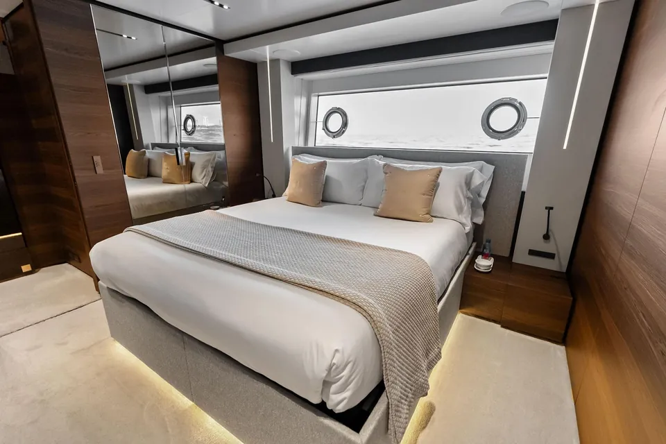 Lumpasaurus, 2023 Custom Line Navetta 33, photo 72
