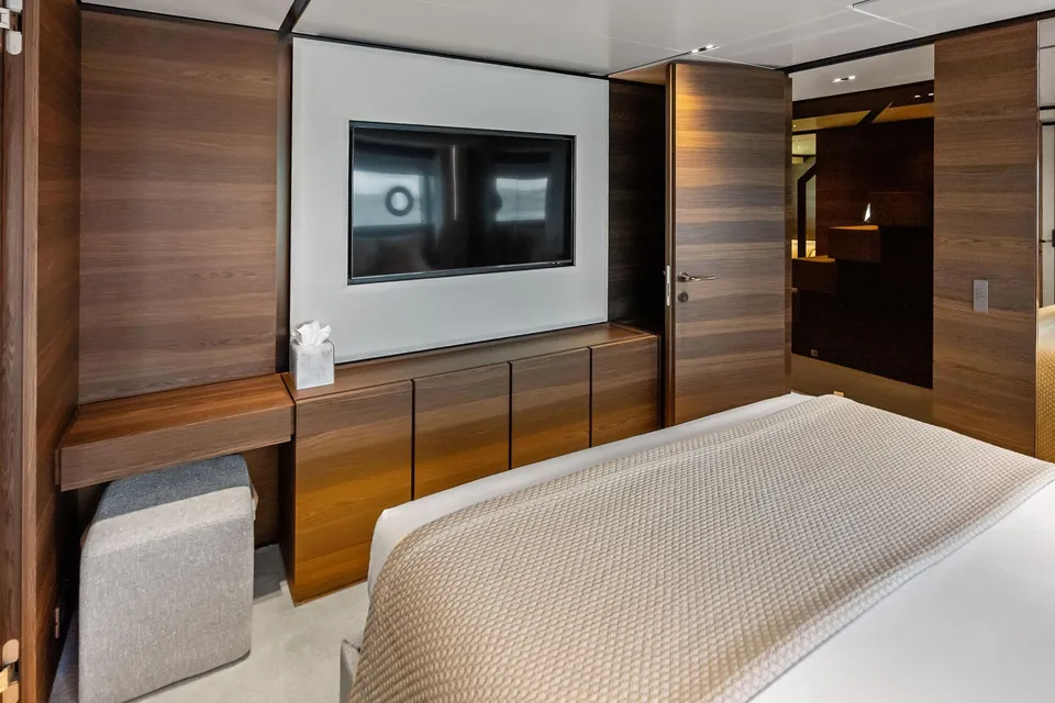 Lumpasaurus, 2023 Custom Line Navetta 33, photo 73