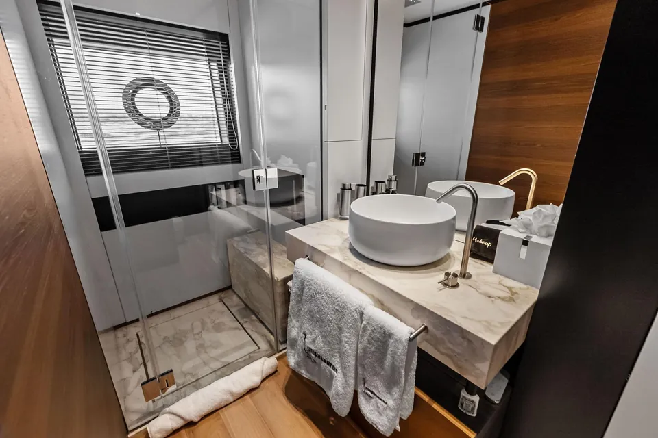 Lumpasaurus, 2023 Custom Line Navetta 33, photo 75