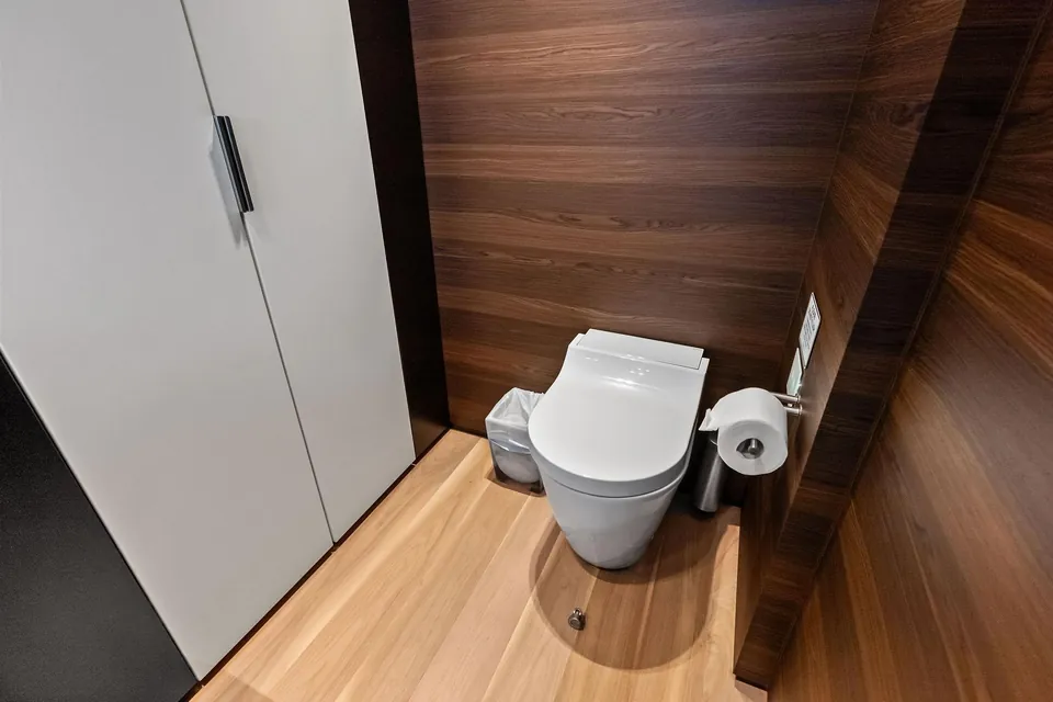 Lumpasaurus, 2023 Custom Line Navetta 33, photo 76