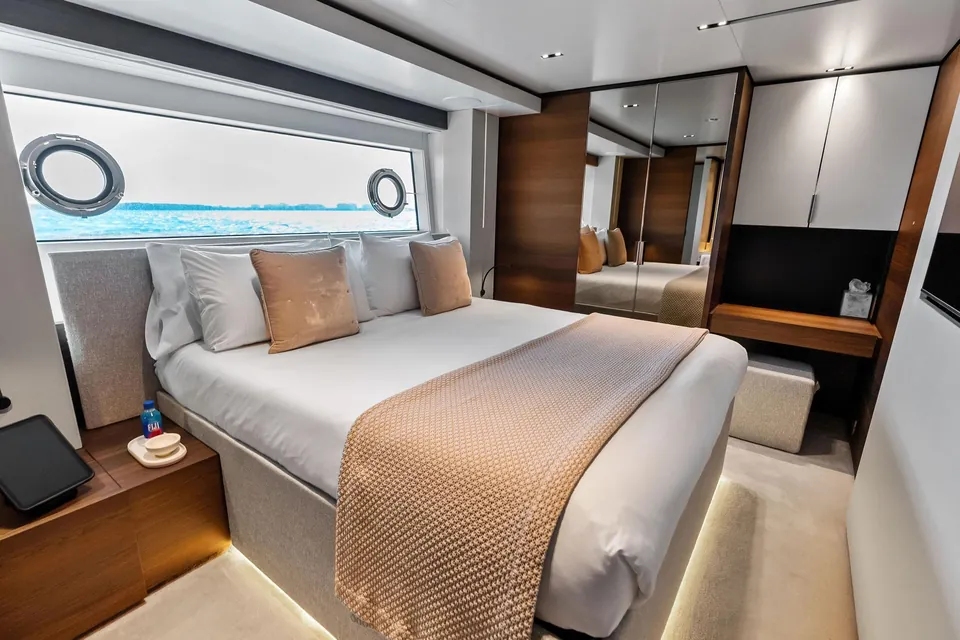 Lumpasaurus, 2023 Custom Line Navetta 33, photo 79