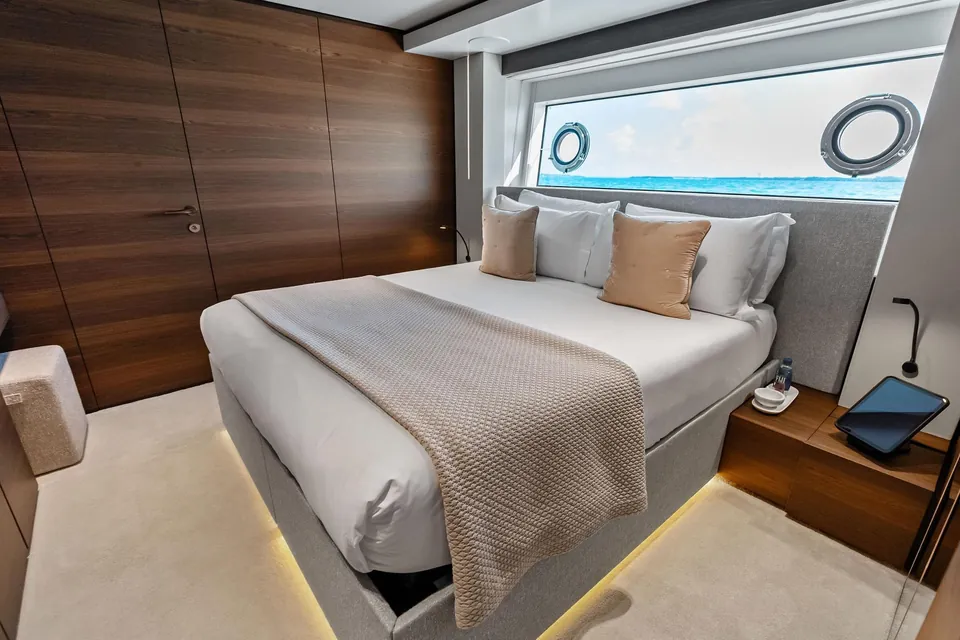 Lumpasaurus, 2023 Custom Line Navetta 33, photo 84