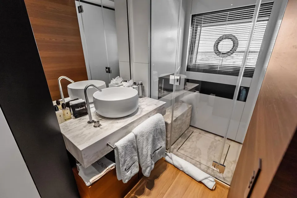 Lumpasaurus, 2023 Custom Line Navetta 33, photo 85
