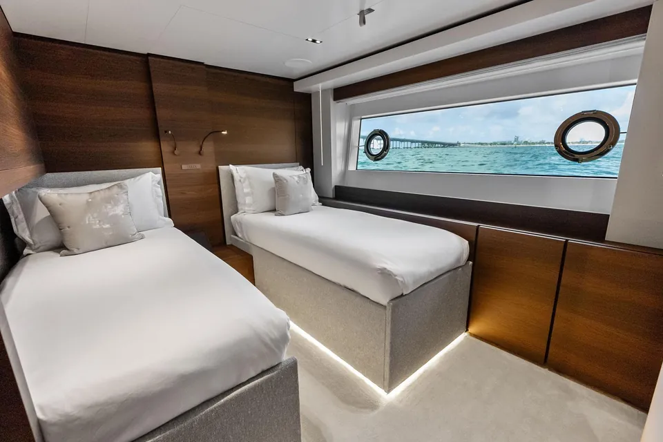 Lumpasaurus, 2023 Custom Line Navetta 33, photo 89