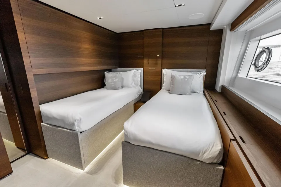 Lumpasaurus, 2023 Custom Line Navetta 33, photo 90