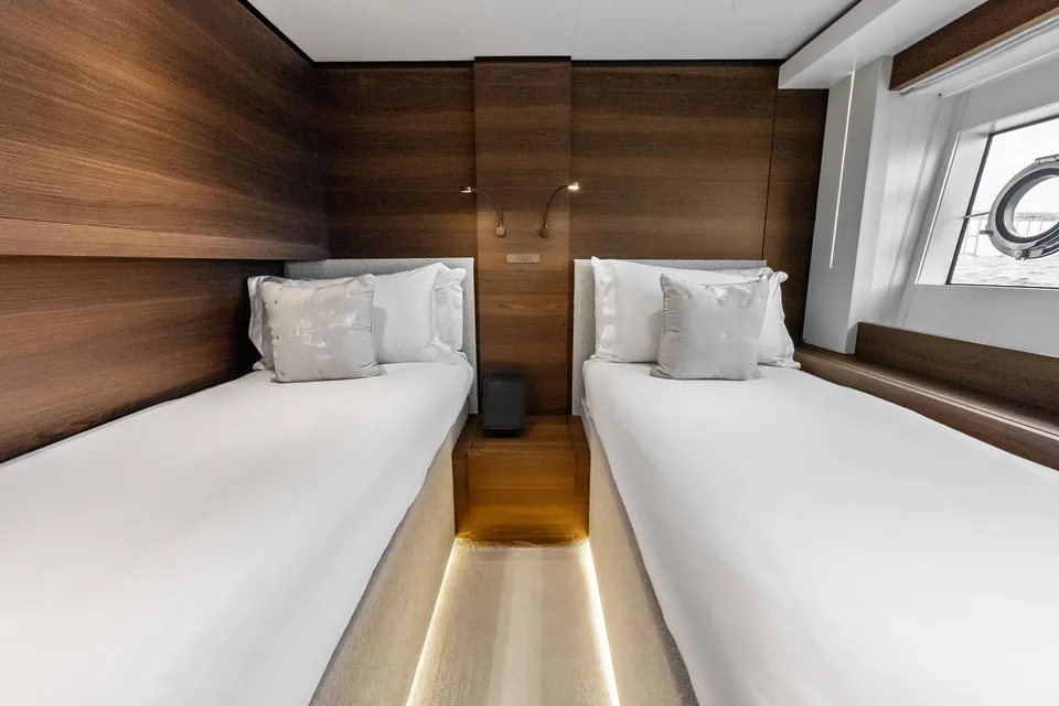 Lumpasaurus, 2023 Custom Line Navetta 33, photo 91