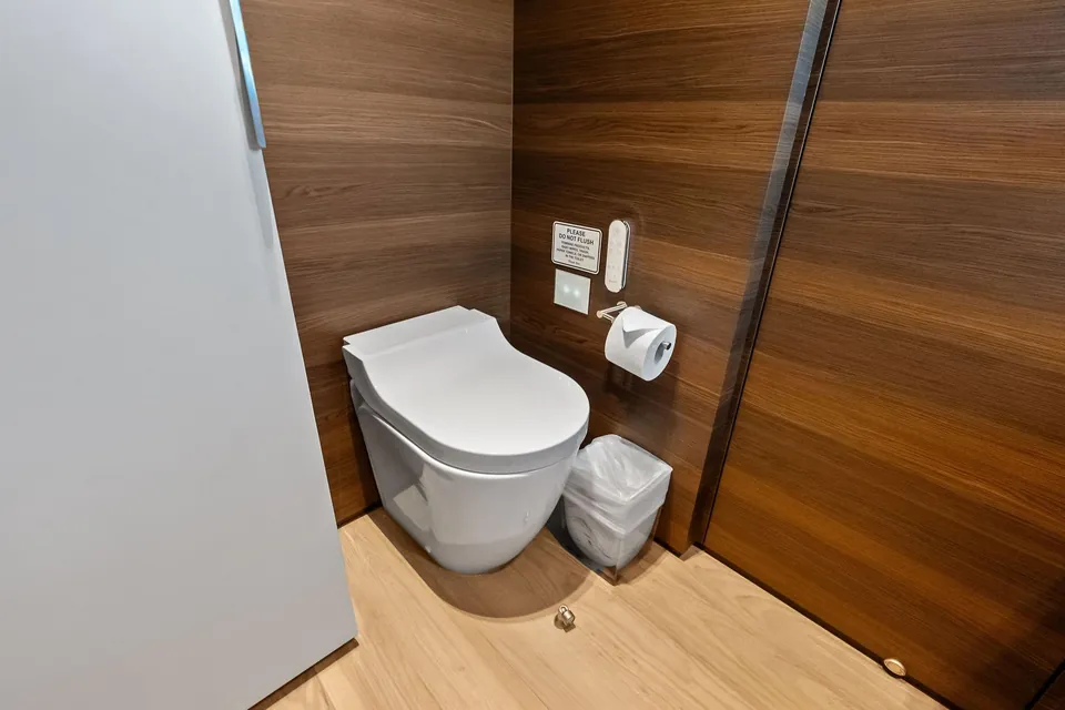 Lumpasaurus, 2023 Custom Line Navetta 33, photo 93