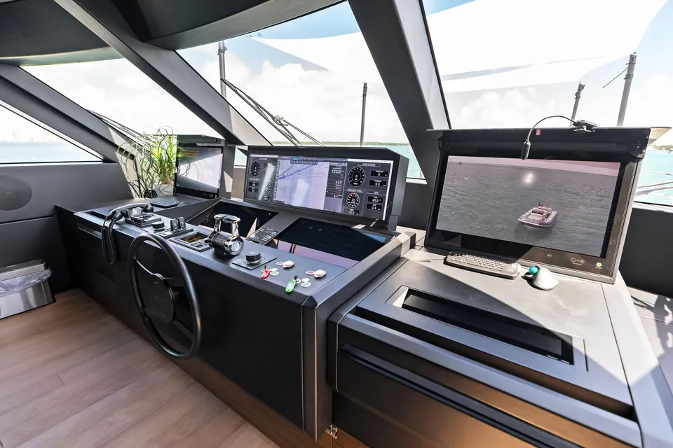 Lumpasaurus, 2023 Custom Line Navetta 33, photo 101