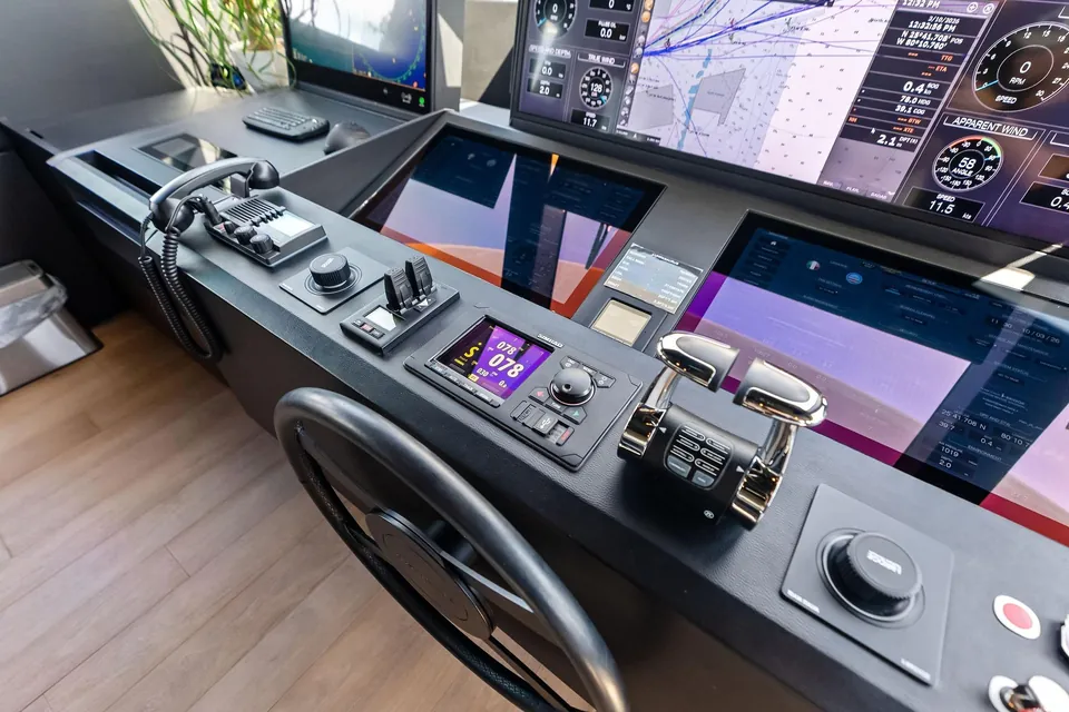 Lumpasaurus, 2023 Custom Line Navetta 33, photo 102