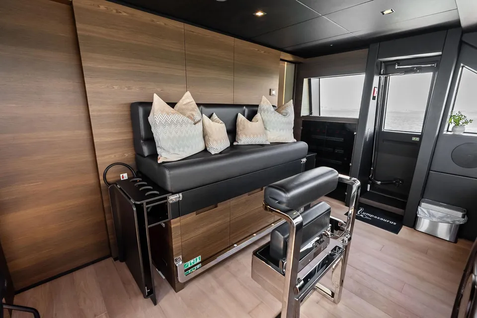 Lumpasaurus, 2023 Custom Line Navetta 33, photo 103